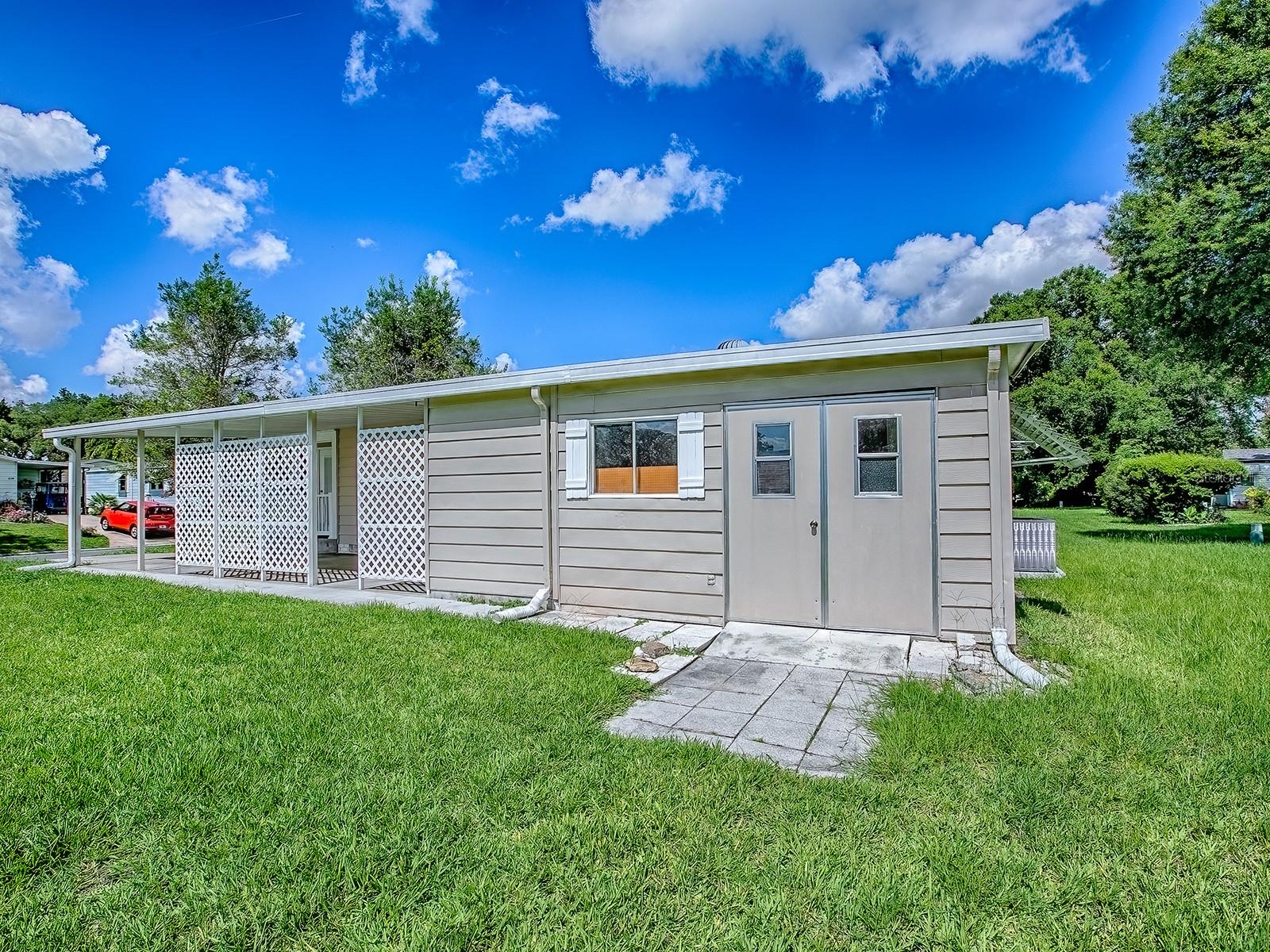 LADY LAKE ORANGE BLOSSOM GARDENS UNIT 06 - Residential