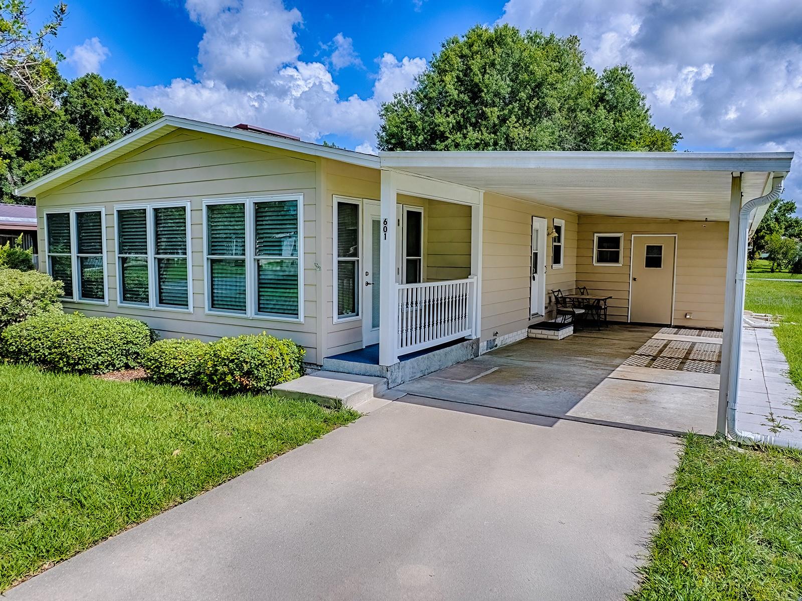 LADY LAKE ORANGE BLOSSOM GARDENS UNIT 06 - Residential