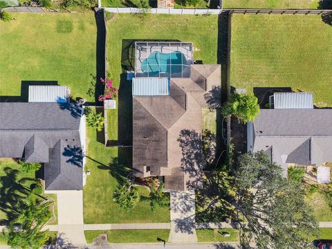 A home in RIVERVIEW