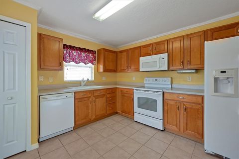 Single Family Residence in WINTER HAVEN FL 3355 LIVINGSTON WAY 9.jpg