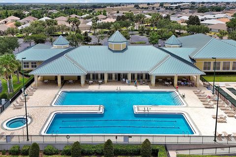 A home in WINTER HAVEN