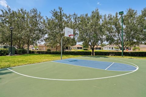 A home in WINTER HAVEN