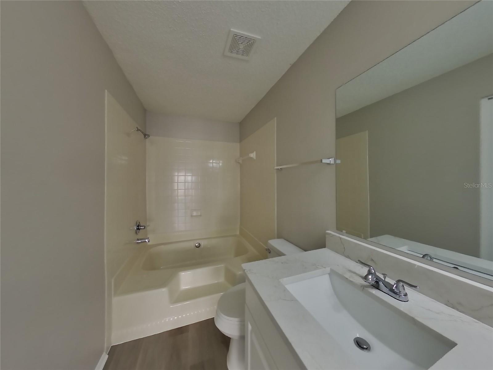 HEATHER LAKES UNIT XXXV - Residential Lease