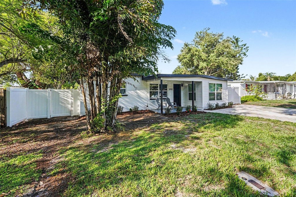 Photo of 10510 112th Ave, Largo, FL 33773 (MLS # TB8516644)