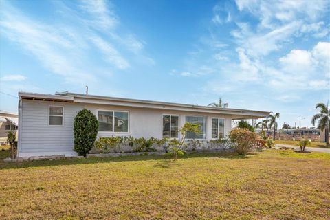 A home in ELLENTON