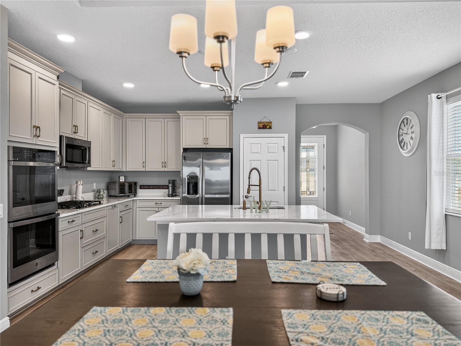 1673 SUTTONSET TRAIL