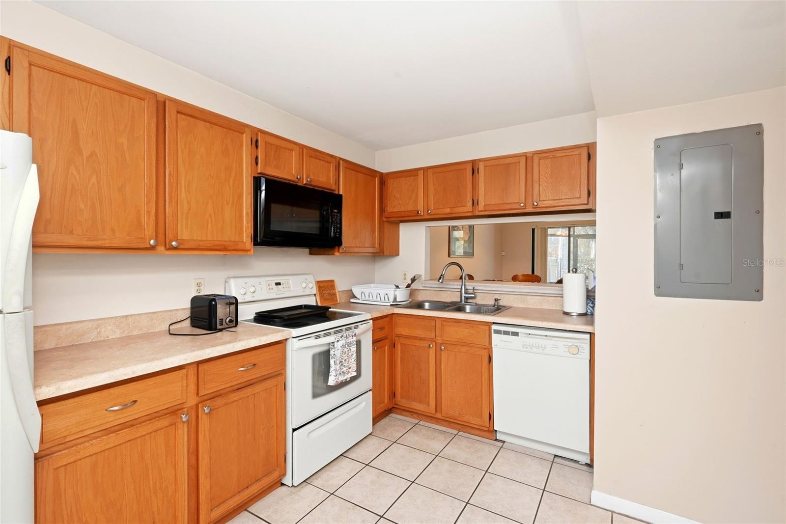 FLORIDA CENTER WINDHOVER RESIDENCE AREA 05 - Residential