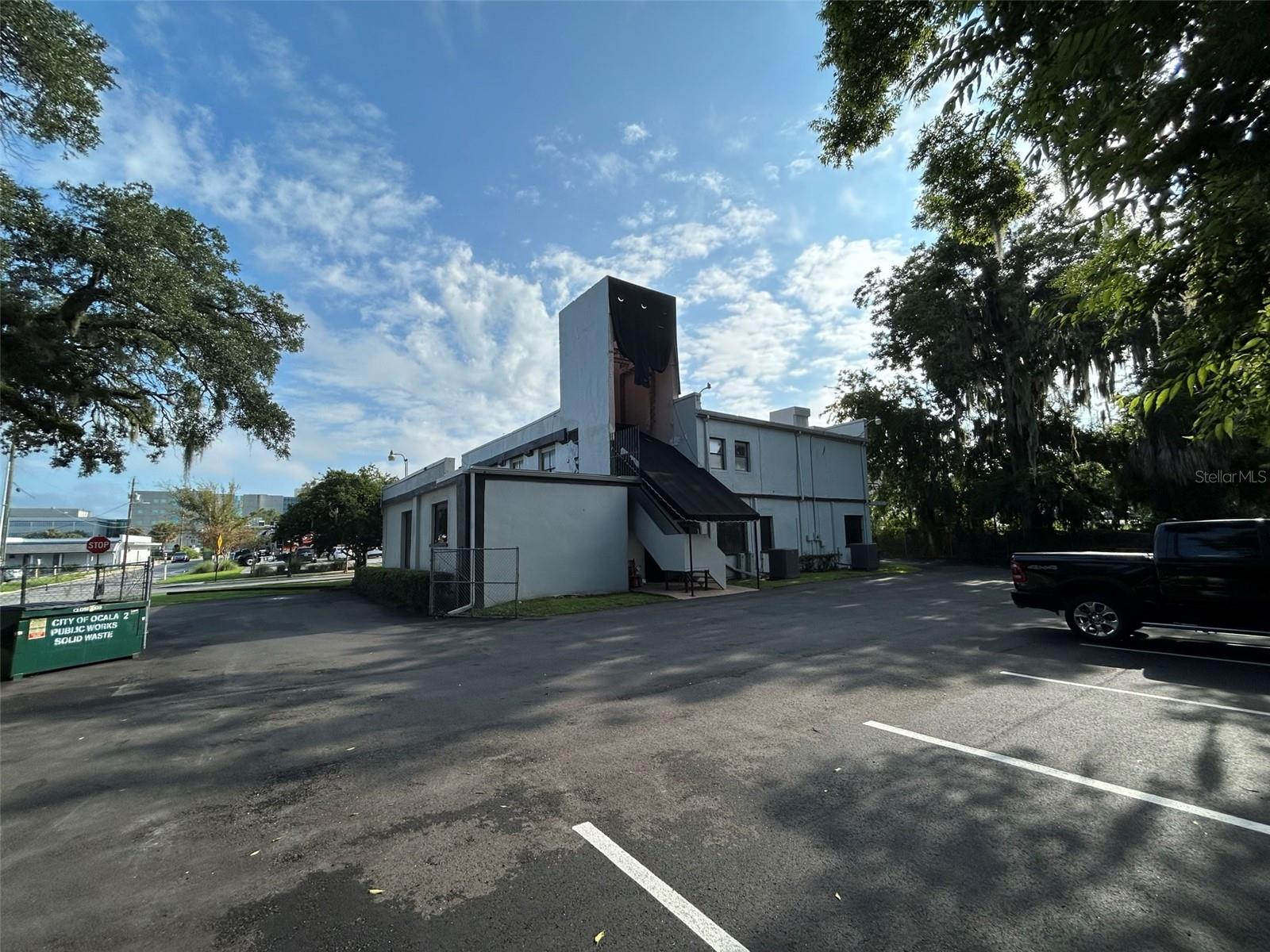 FT KING - Commercial Lease