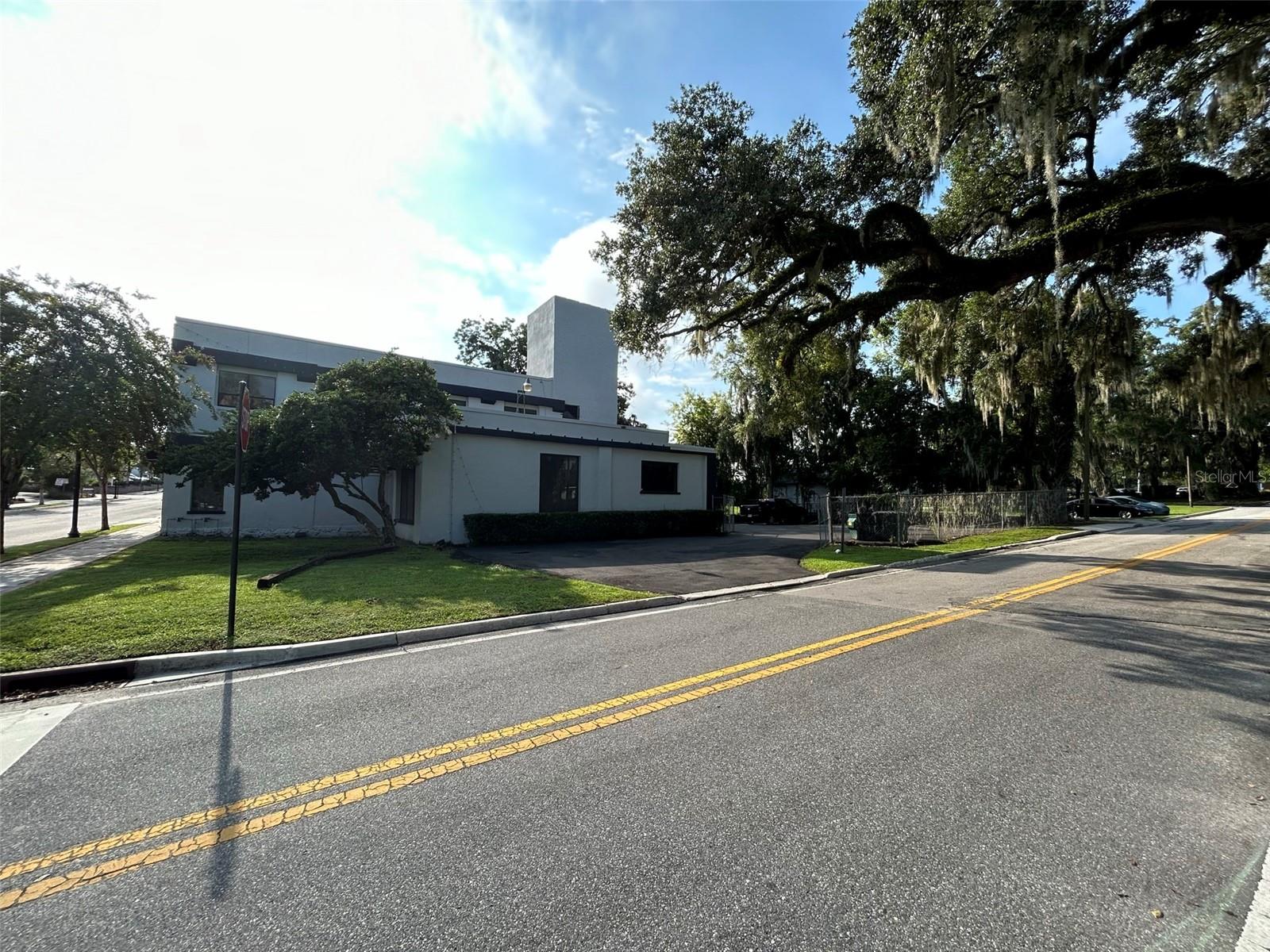 FT KING - Commercial Lease