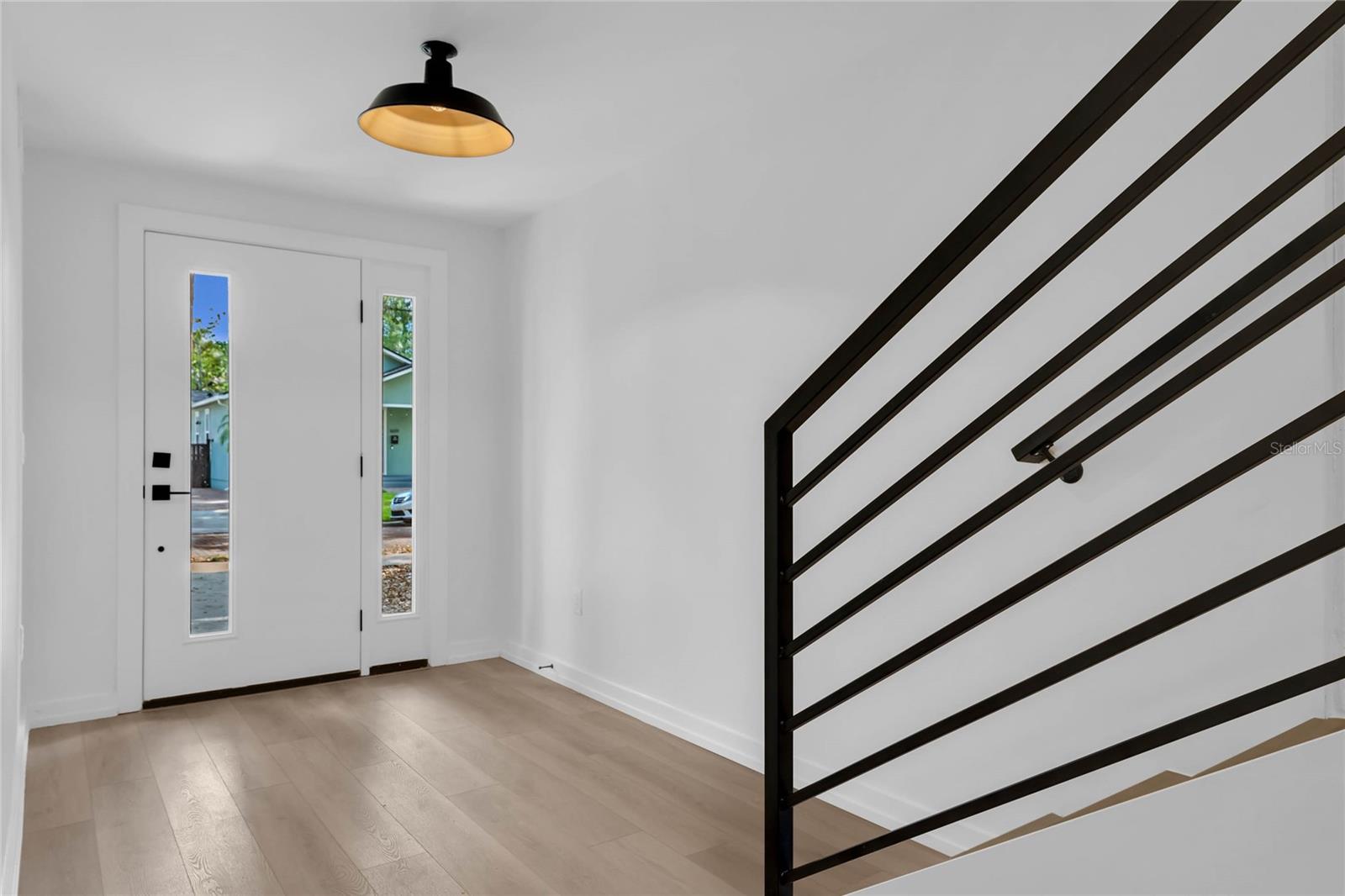 1602 PARK LAKE STREET 2