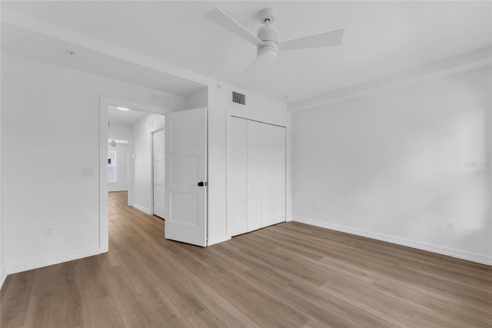1602 PARK LAKE STREET 2