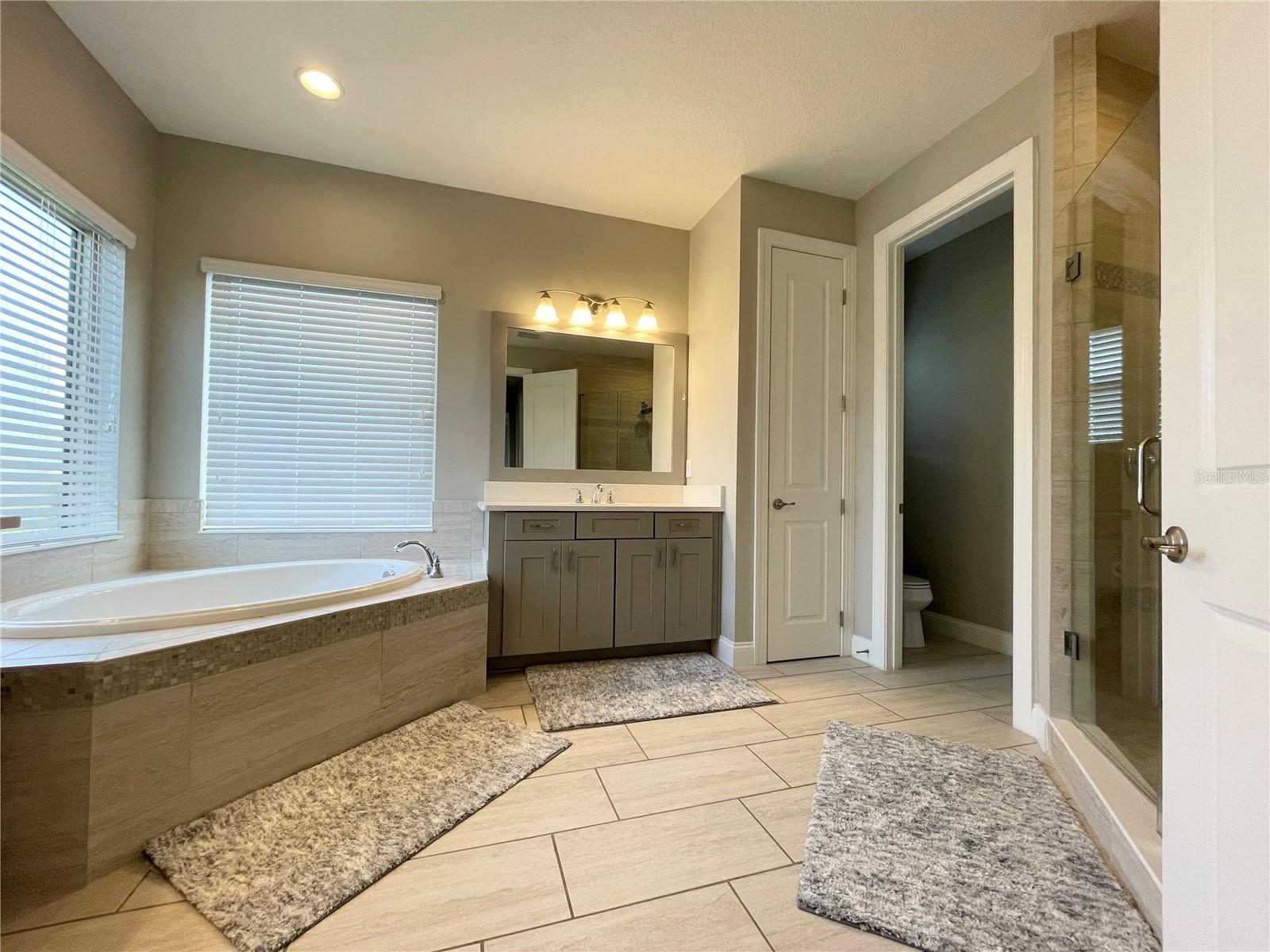 ROYAL CYPRESS PRESERVE - Residential Lease