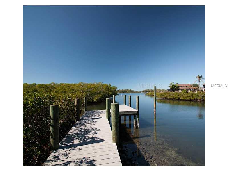 OYSTER BAY LANDINGS - Land