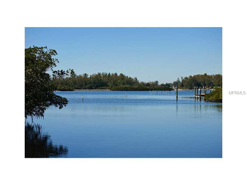 OYSTER BAY LANDINGS - Land