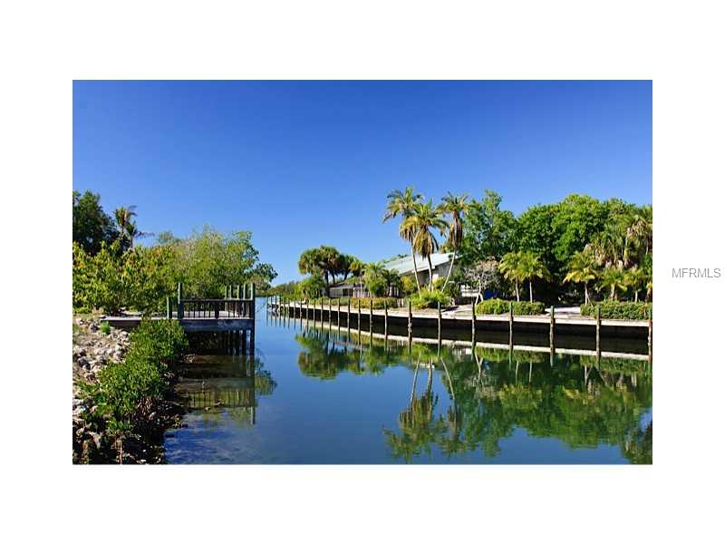 OYSTER BAY LANDINGS - Land