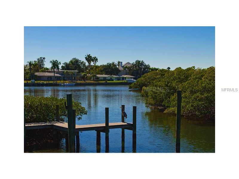 OYSTER BAY LANDINGS - Land