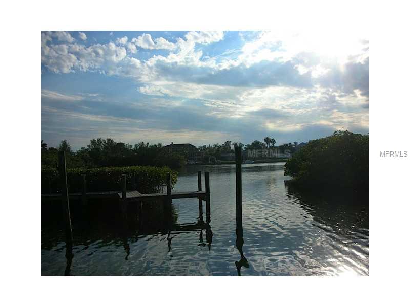 OYSTER BAY LANDINGS - Land