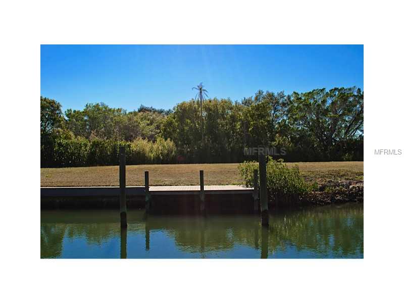 OYSTER BAY LANDINGS - Land