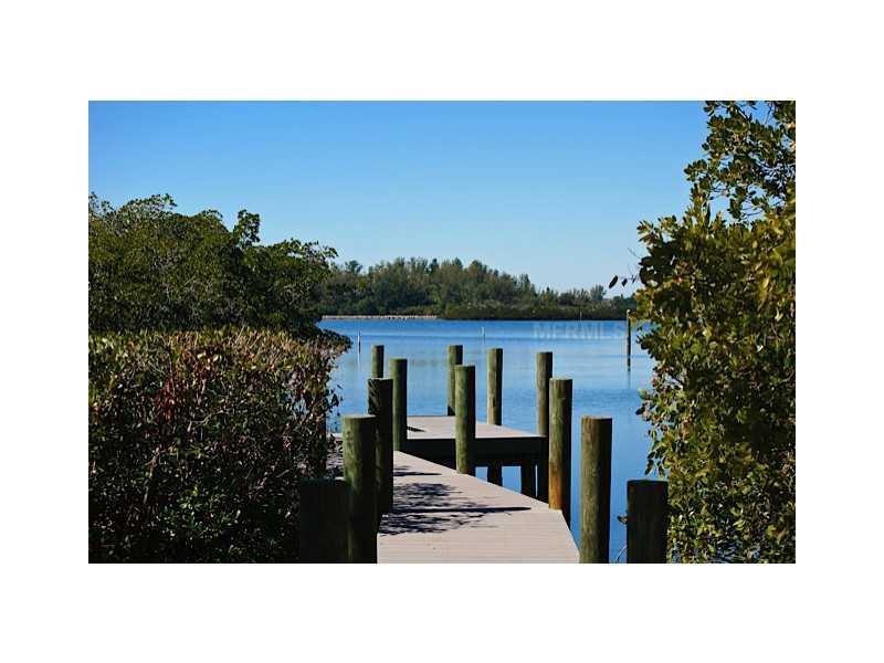 OYSTER BAY LANDINGS - Land