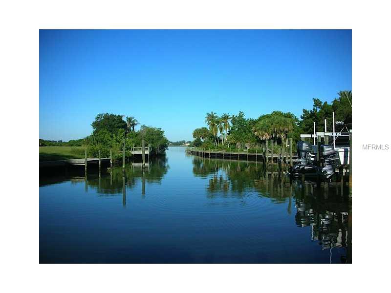 OYSTER BAY LANDINGS - Land