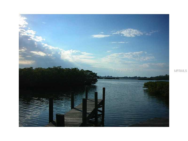 OYSTER BAY LANDINGS - Land