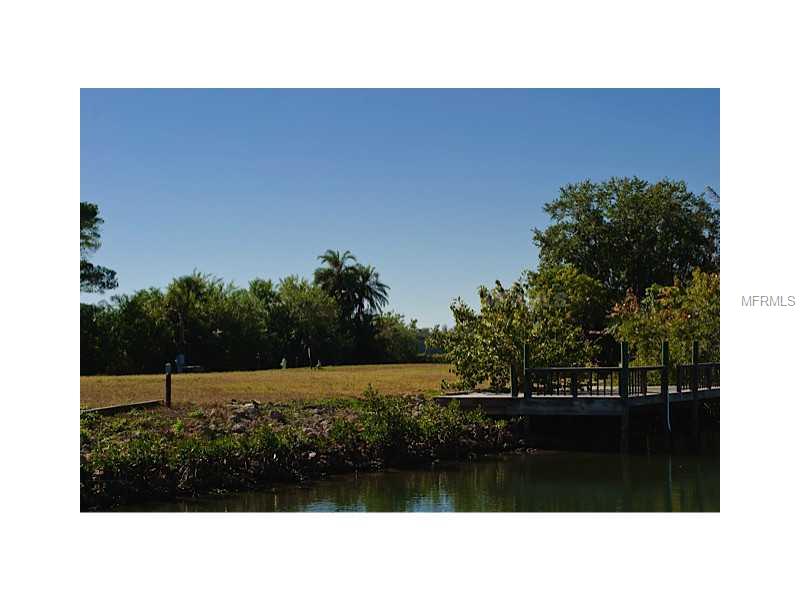 OYSTER BAY LANDINGS - Land