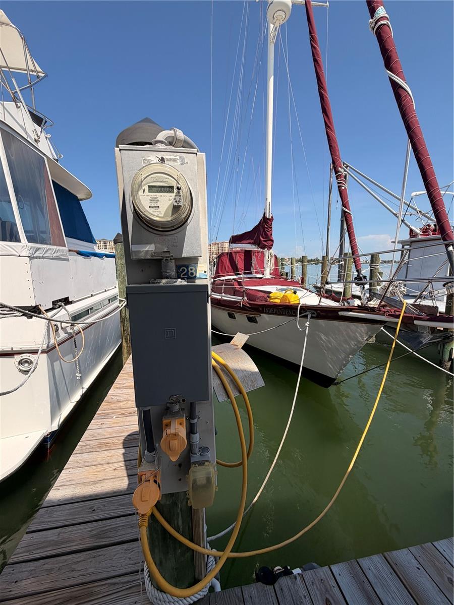 200 WINDWARD PASSAGE 28F