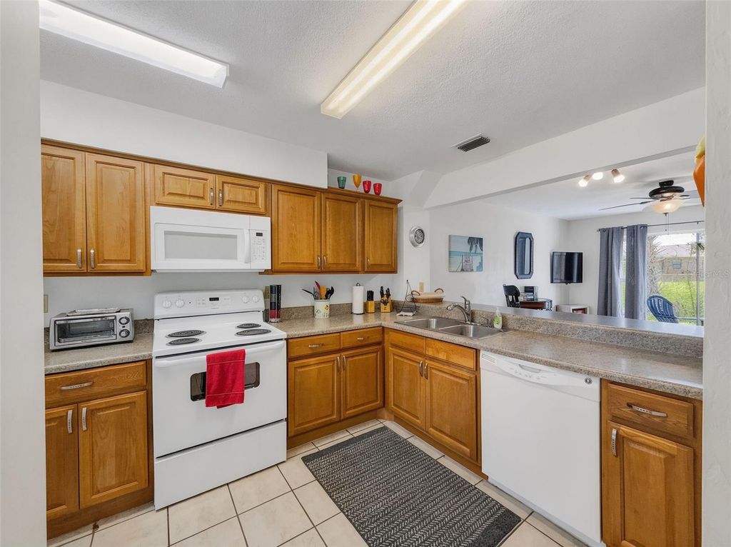Photo of 175 Yorktowne Drive #UT11, Daytona Beach, FL 32119 (MLS # V4948853)