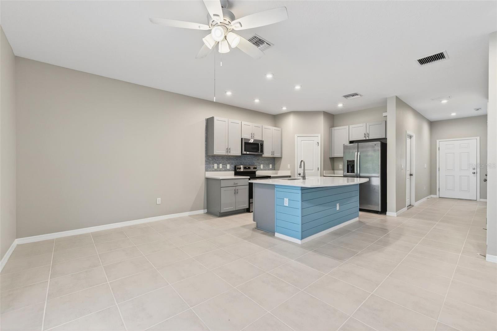 EDGESTONE AT ARTISAN LAKES - Residential