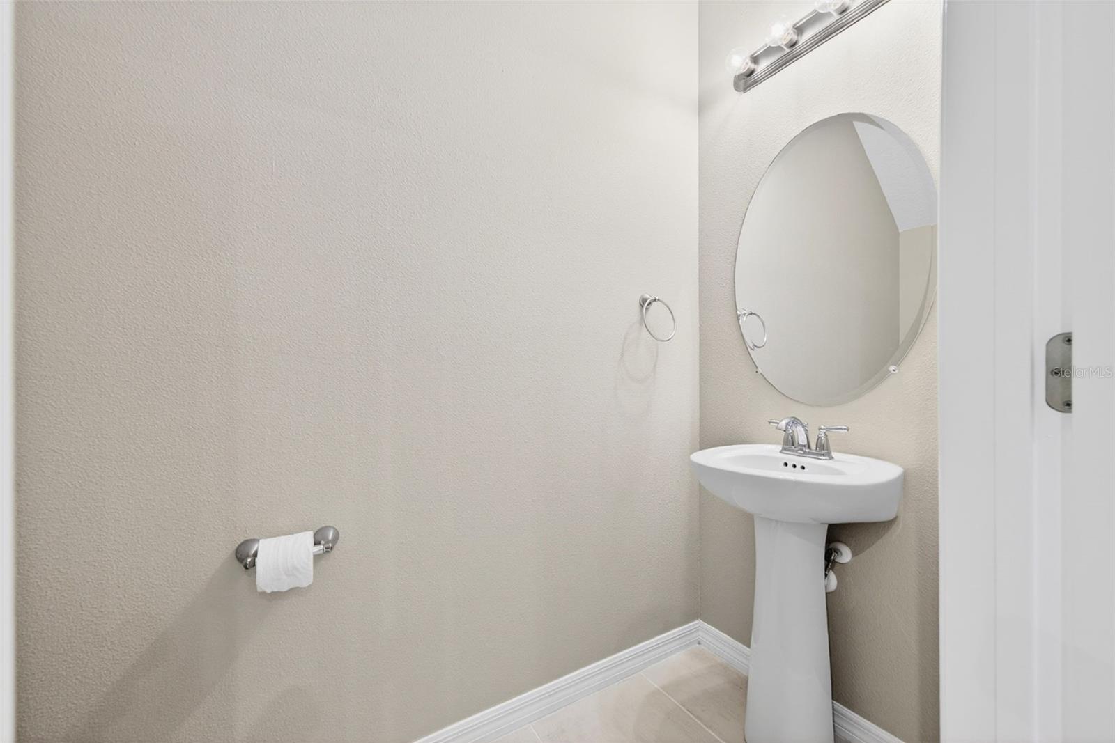 EDGESTONE AT ARTISAN LAKES - Residential