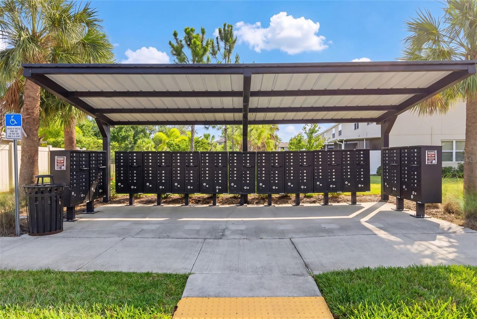 EDGESTONE AT ARTISAN LAKES - Residential