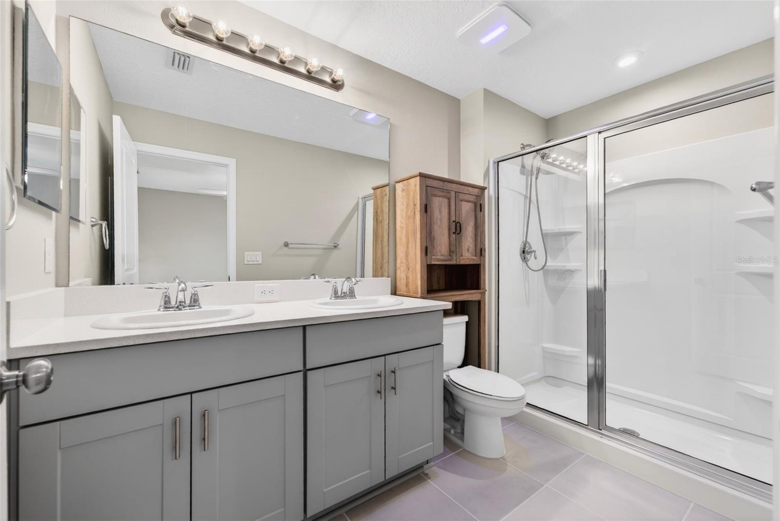 EDGESTONE AT ARTISAN LAKES - Residential