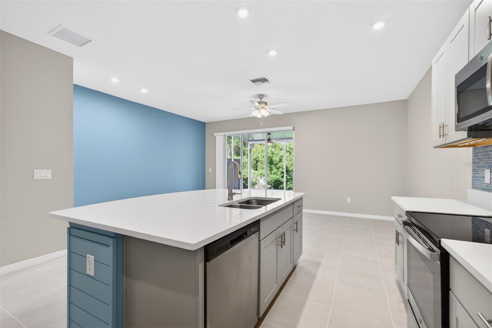 EDGESTONE AT ARTISAN LAKES - Residential