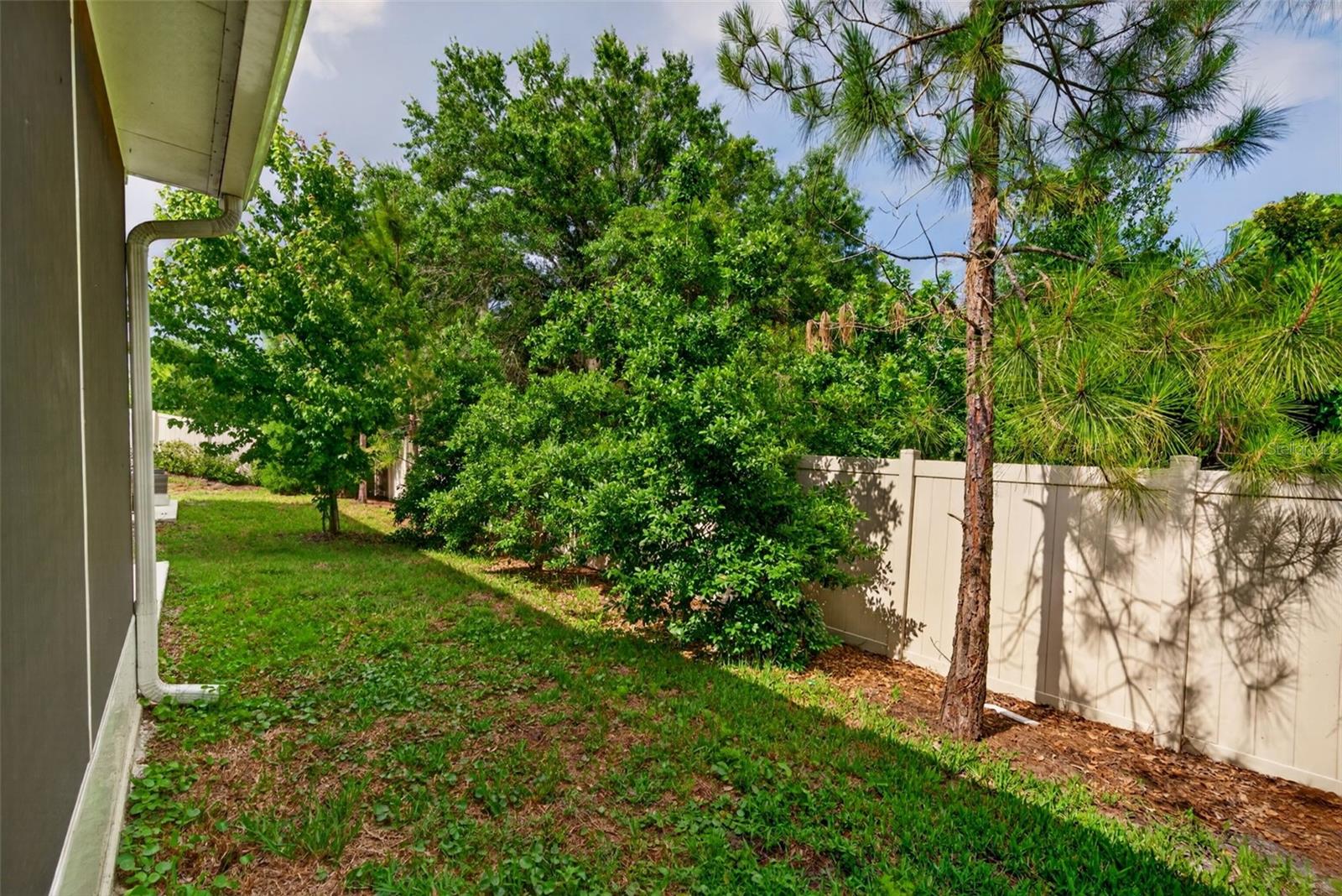 EDGESTONE AT ARTISAN LAKES - Residential
