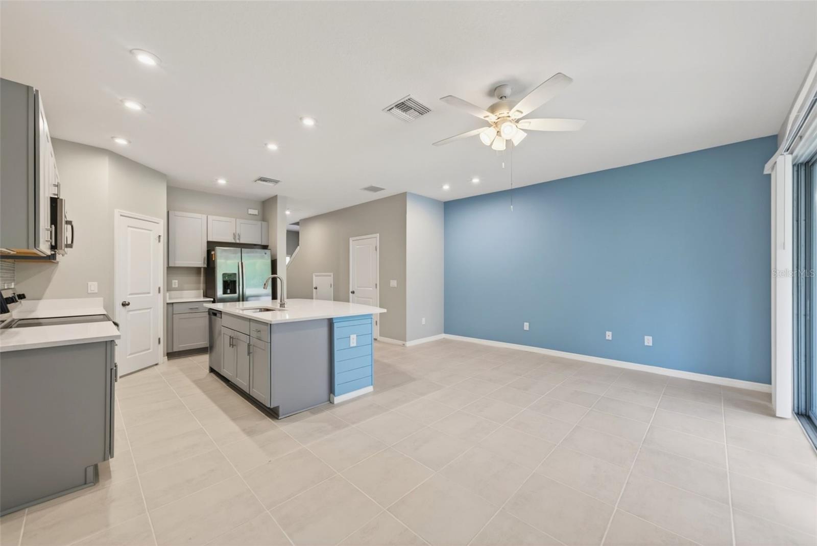 EDGESTONE AT ARTISAN LAKES - Residential