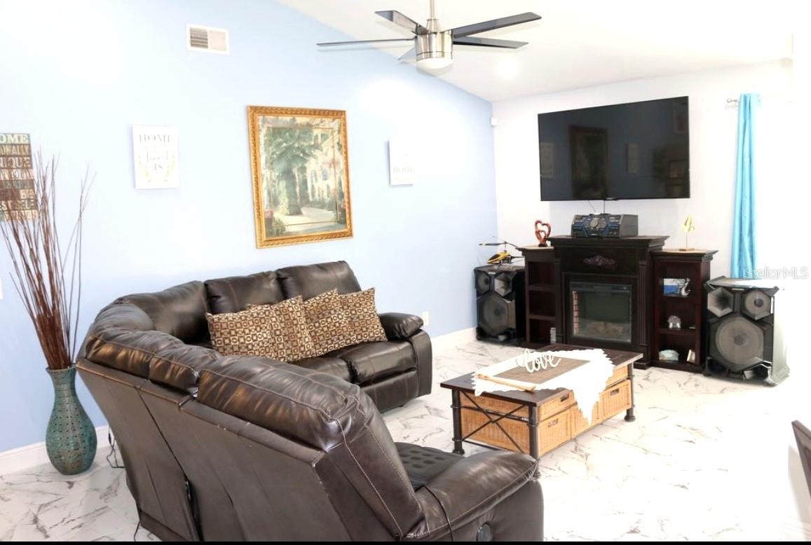 MILL RUN UNIT 5 - Residential
