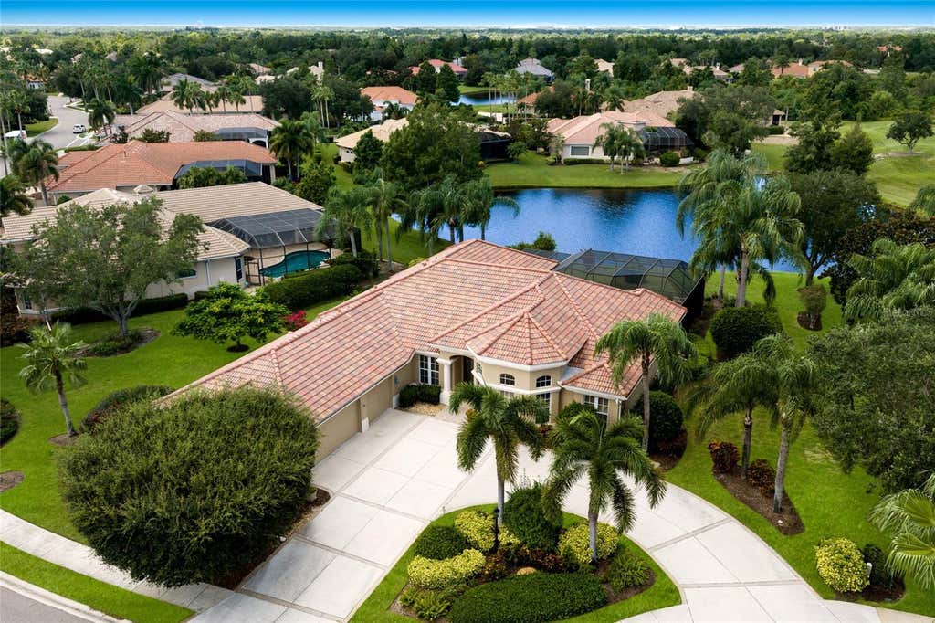 Photo of 7219 Ashland Glen, Lakewood Ranch, FL 34202 (MLS # A4702562)
