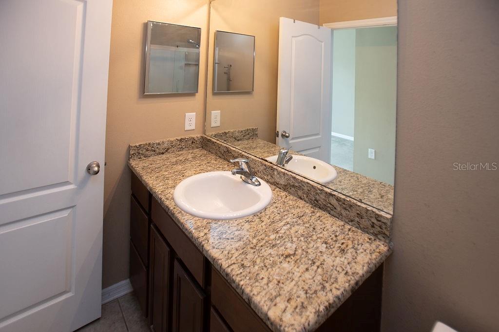 LONE STAR TWNHMS - Residential