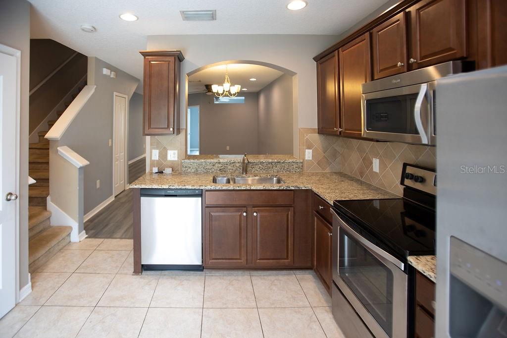 LONE STAR TWNHMS - Residential