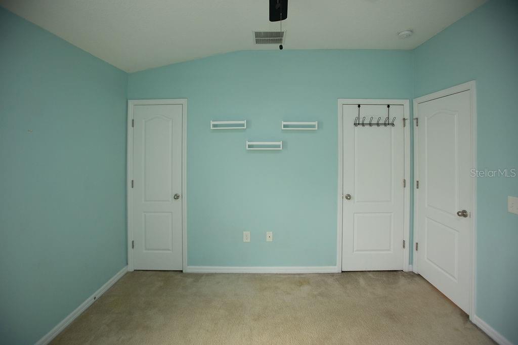 LONE STAR TWNHMS - Residential