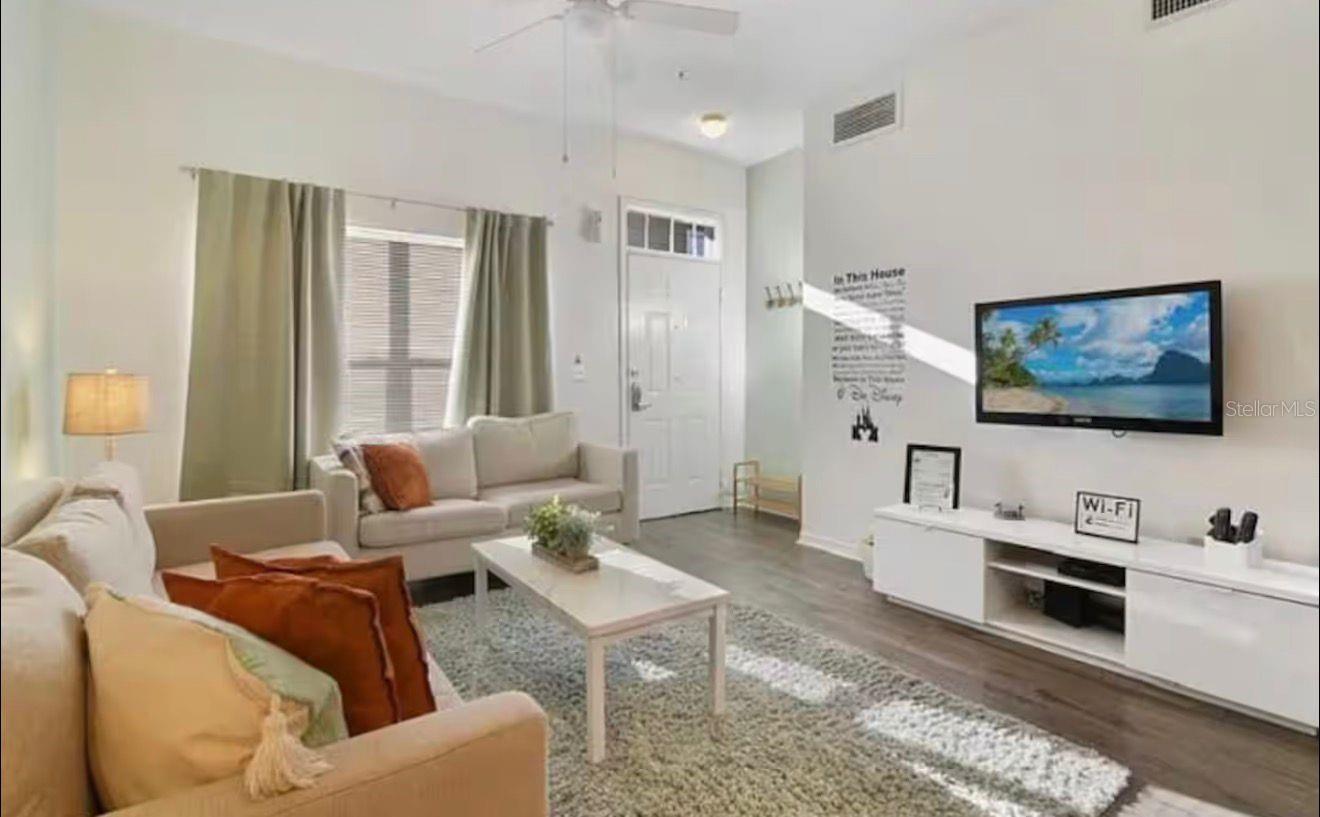 4560 E YELLOWGOLD ROAD APT 105