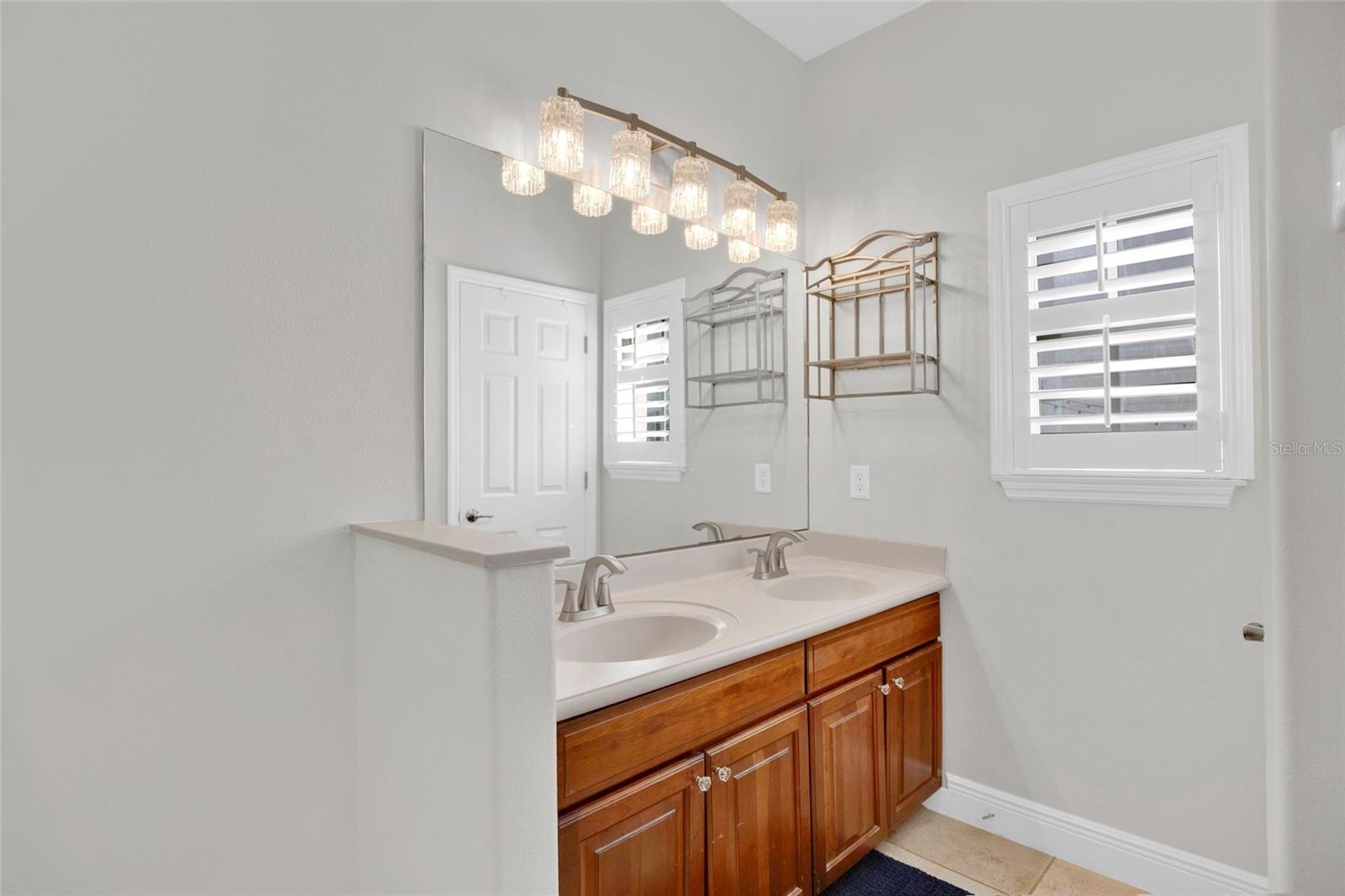 BALDWIN PARKA - Residential