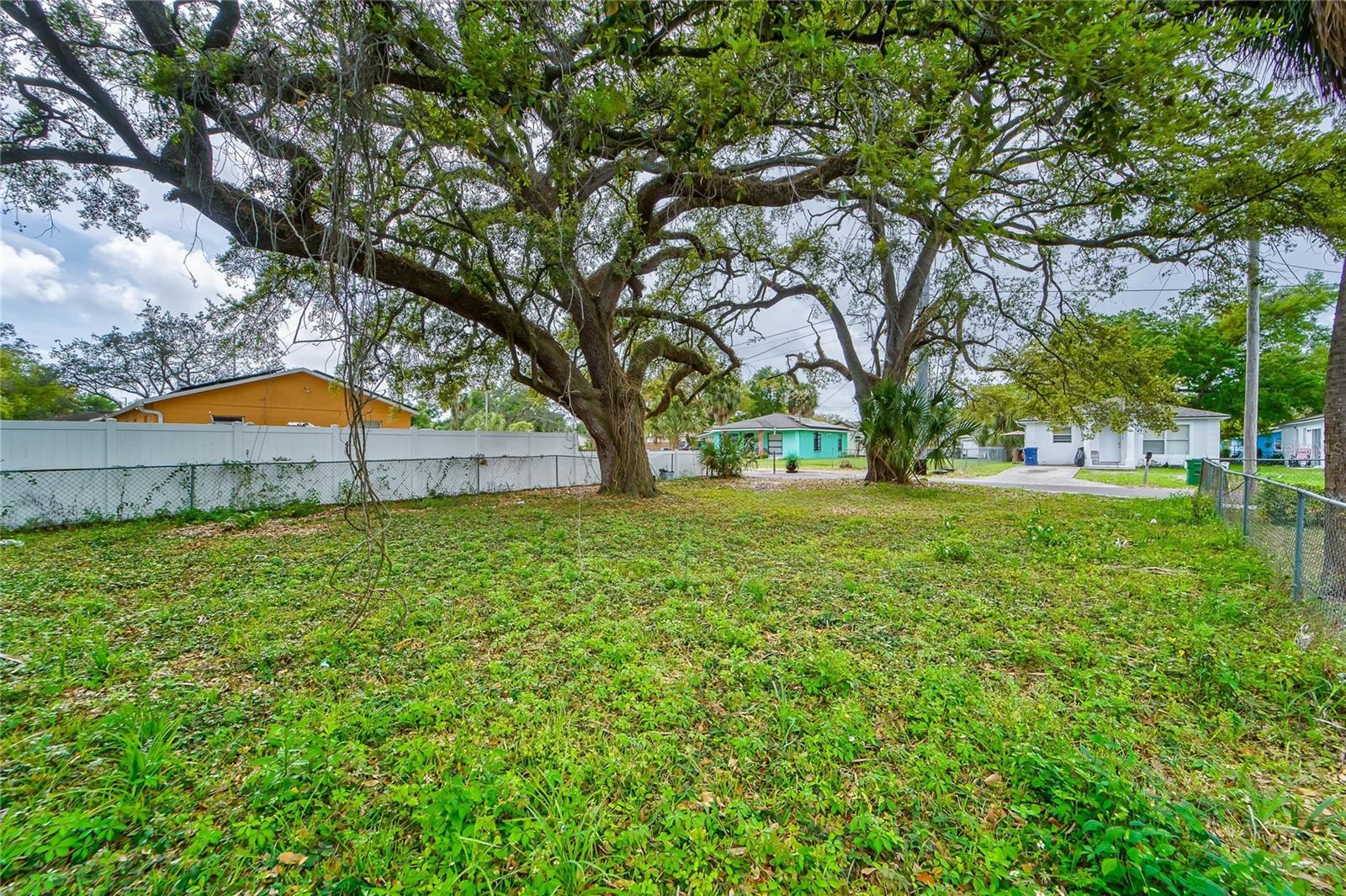 HOLLOMANS J J - Land