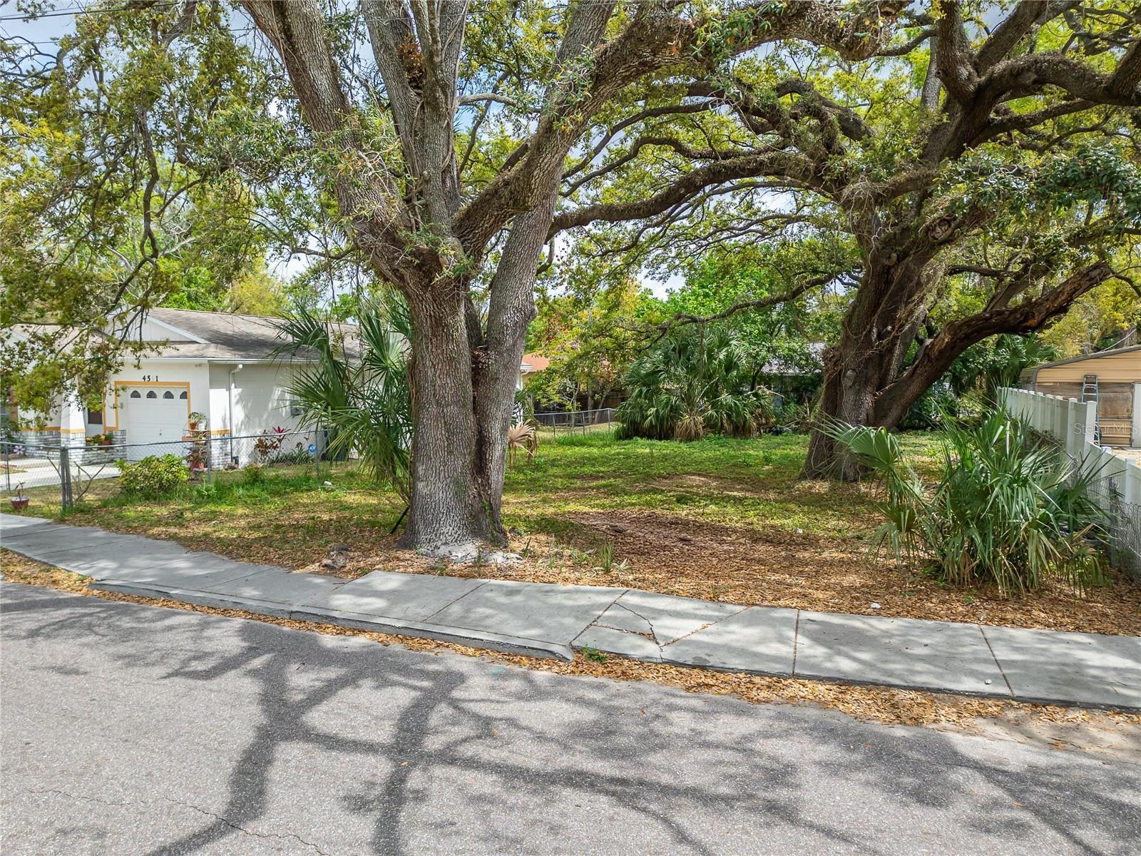 HOLLOMANS J J - Land