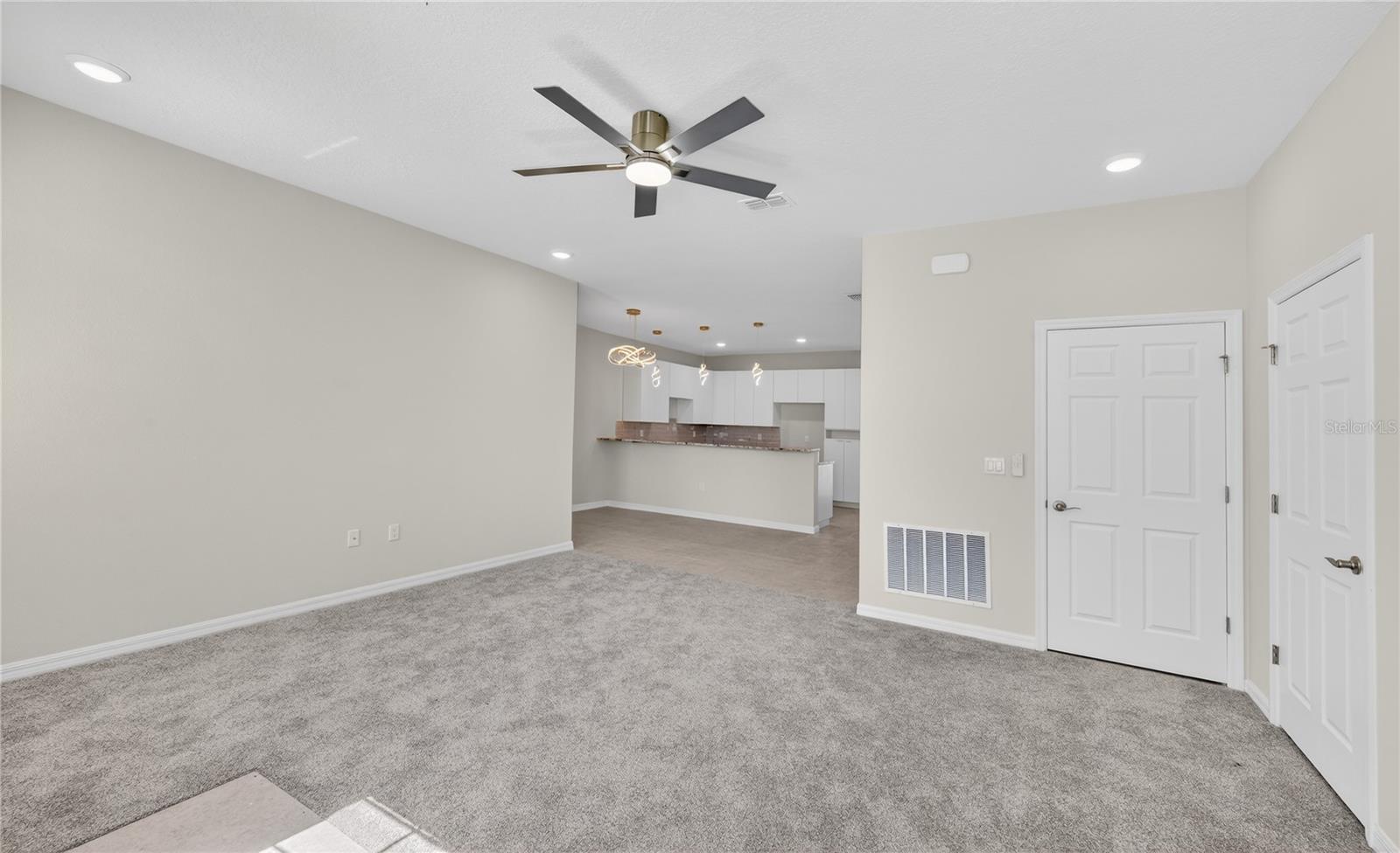 HOLLYGROVE VILLAGE - Residential