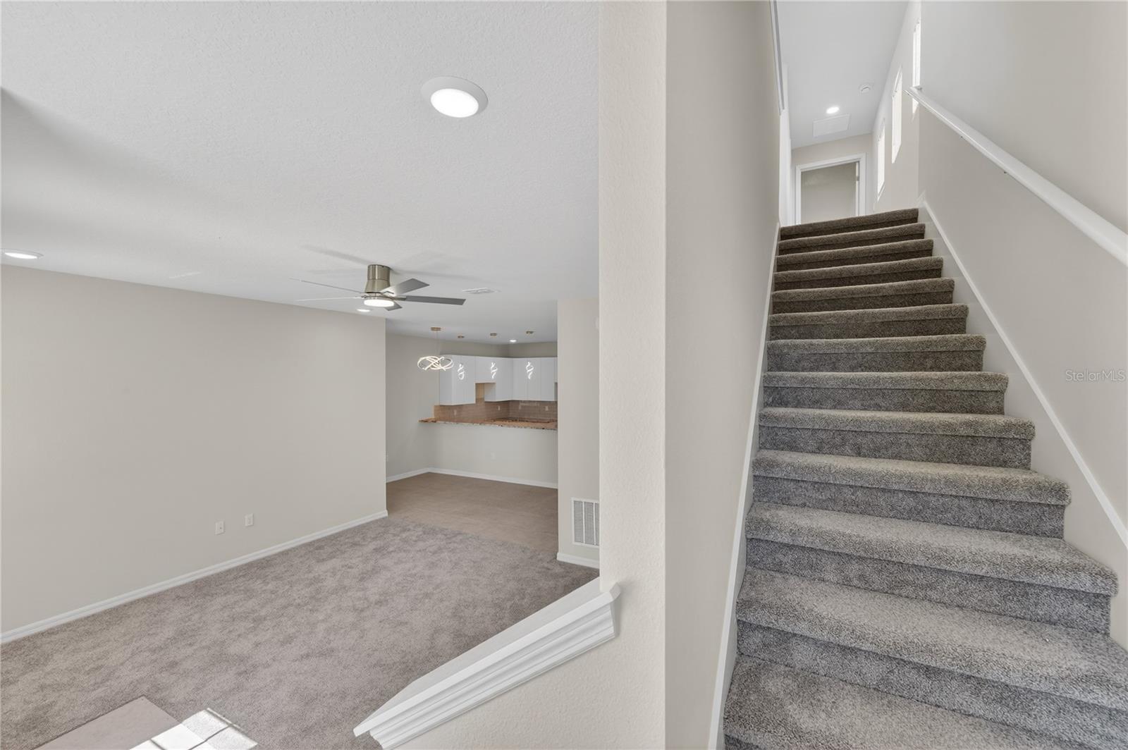 HOLLYGROVE VILLAGE - Residential