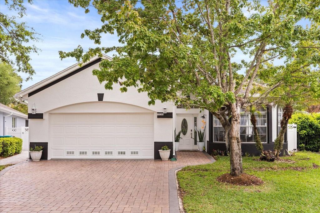 Photo of 10180 Cypress Vine Drive, Orlando, FL 32827 (MLS # O6394125)