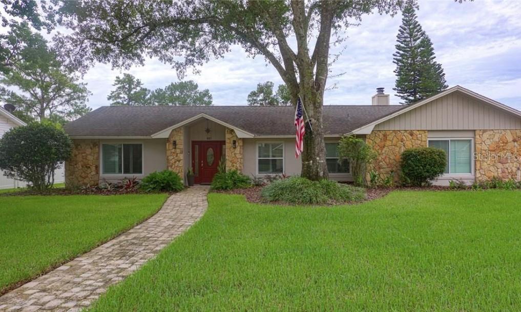 4 bedroom 2 bath in Sweetwater Oaks! Canoe from your own back yard. Great water views. Access to Lake Brantley at Sweetwater Beach! Great Schools - Don't Miss this One!