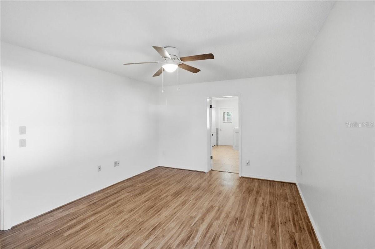 SEVEN LAKES PARK - Residential