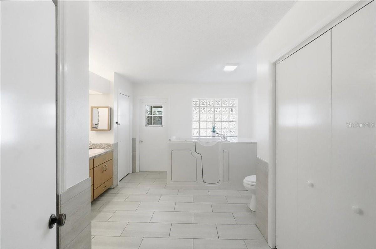 SEVEN LAKES PARK - Residential